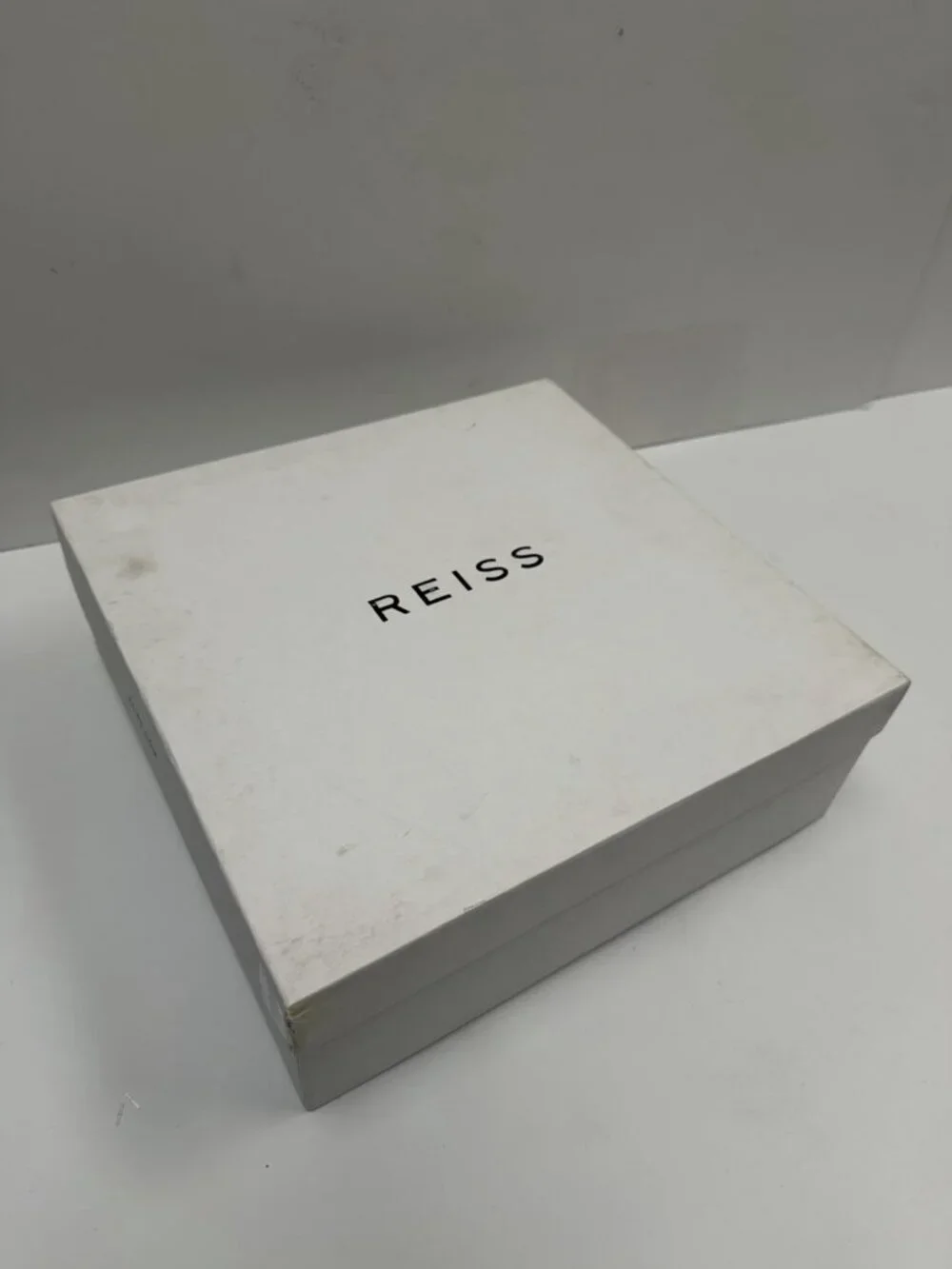 Reiss empty shoe